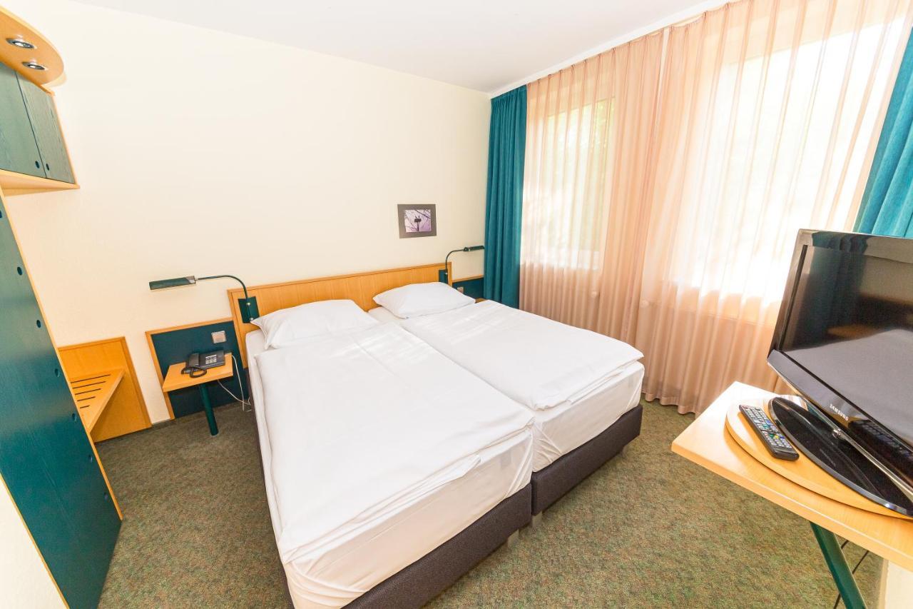 Akzent Parkhotel Trebbin Ngoại thất bức ảnh